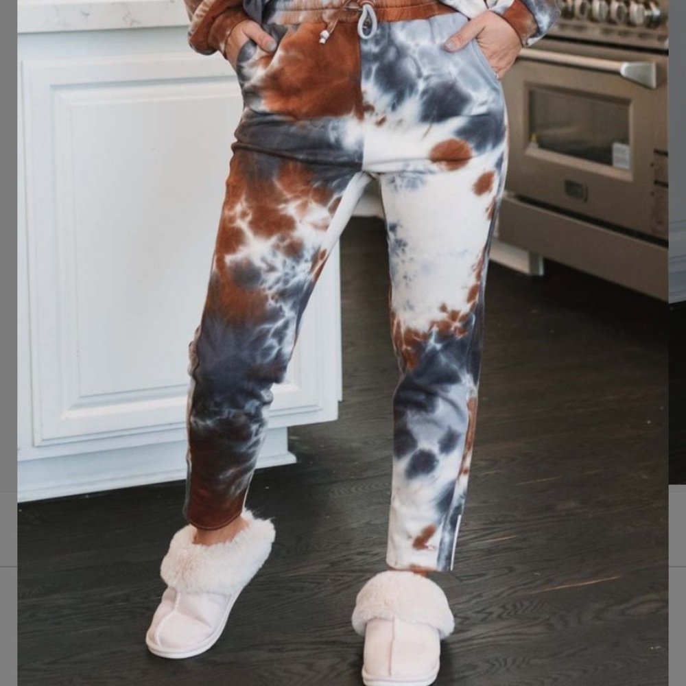 Amaryllis Tye dyed joggers